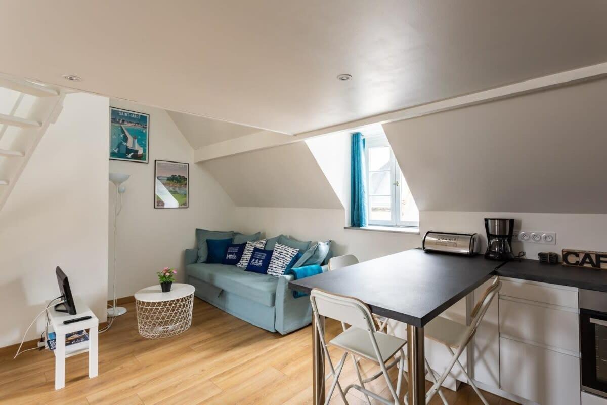 Le Petit Pastel - Joli Duplex - Proche De La Plage Apartment Saint-Malo Bagian luar foto